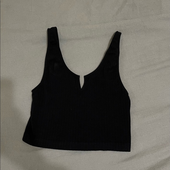 Black crop top tank - Picture 1 of 1